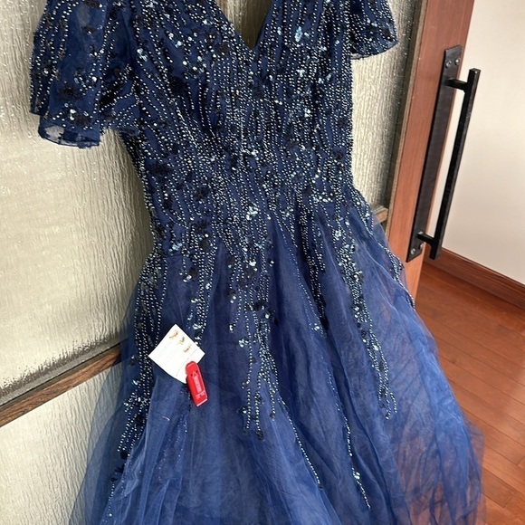 Mac Duggal | A-line Chiffon Flared Studded V-Neck Medium Long size 8 NEW $598 - Picture 9 of 13